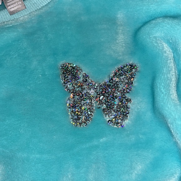 Plush fuzzy butterfly pull over - Picture 2 of 4